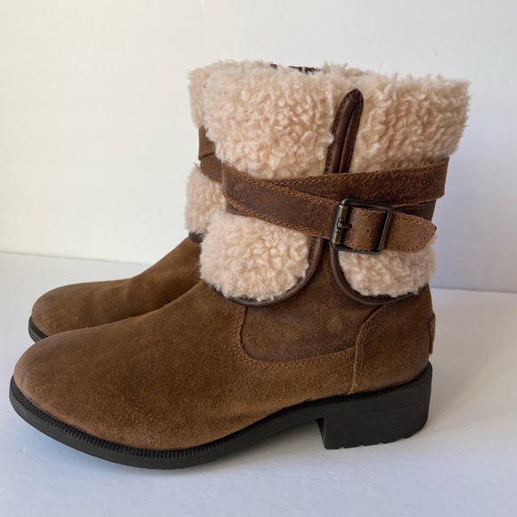 UGG Blayre Boot lll Chipmunk 1095153  Shearling Buckle Moto Boots 8.5 - Picture 2 of 9
